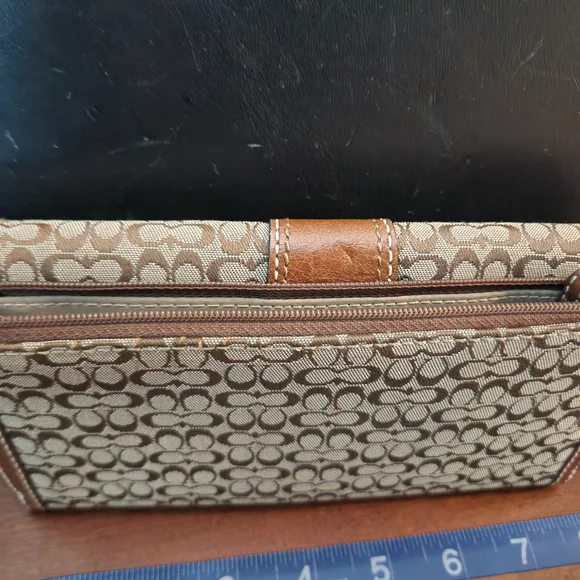 Coach wallet - Picture 2 of 3